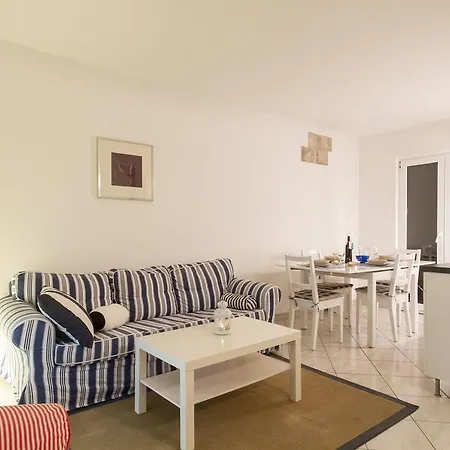 Hippocampus Apartment